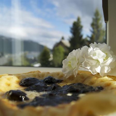 Bed & Waffles, Tromso Hotell Exteriör bild