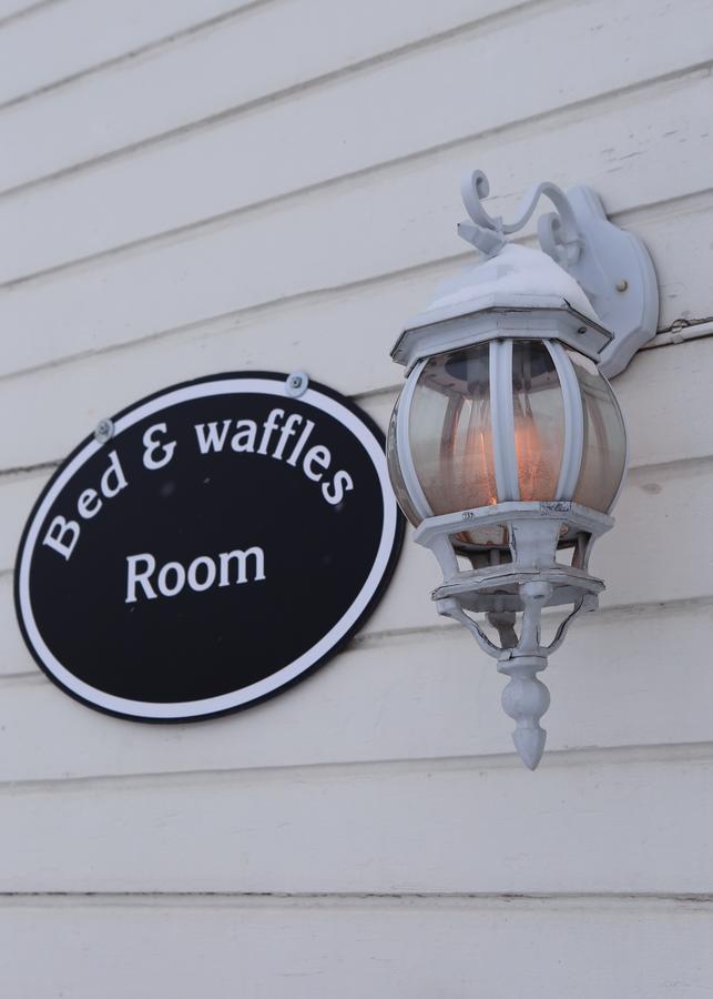 Bed & Waffles, Tromso Hotell Exteriör bild