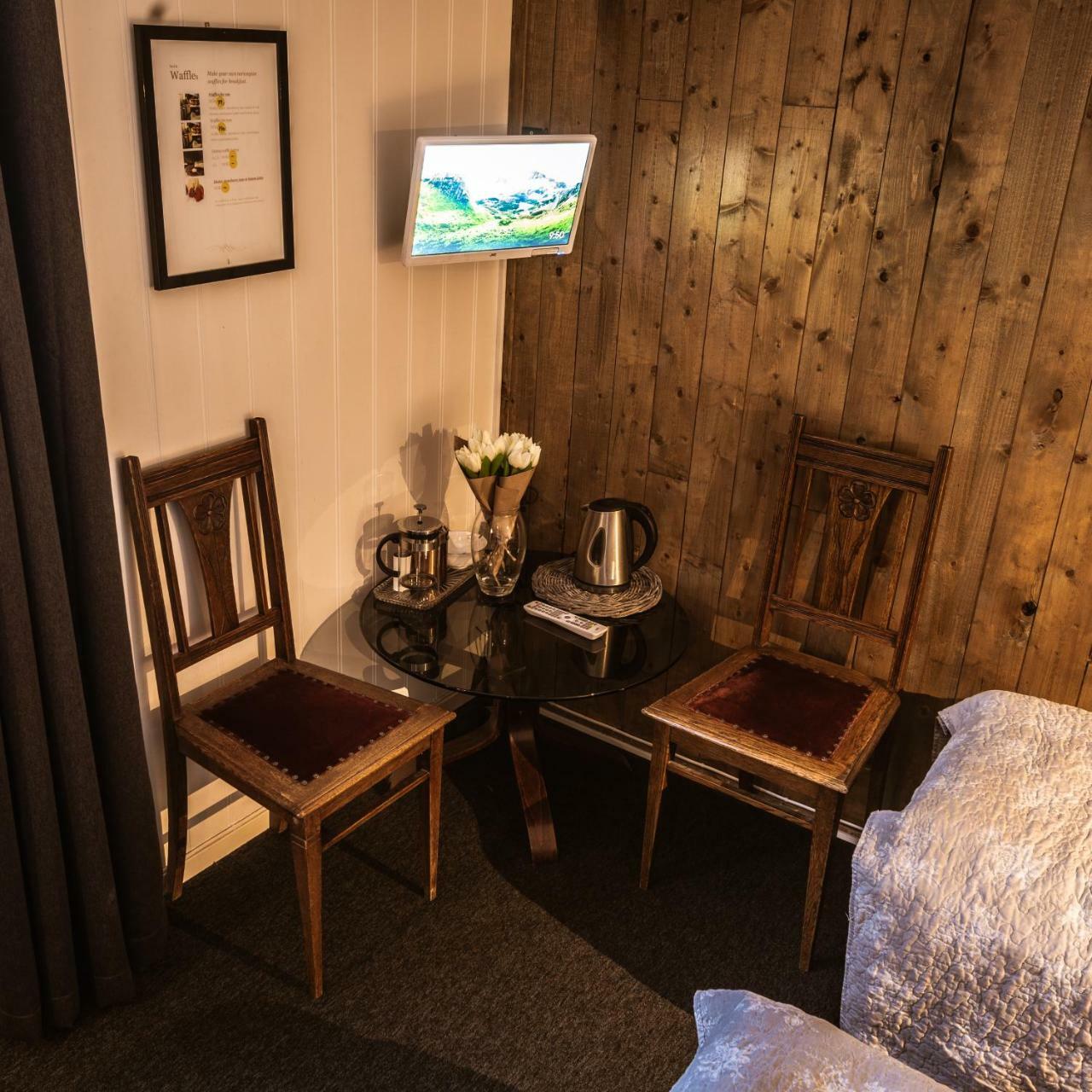 Bed & Waffles, Tromso Hotell Exteriör bild