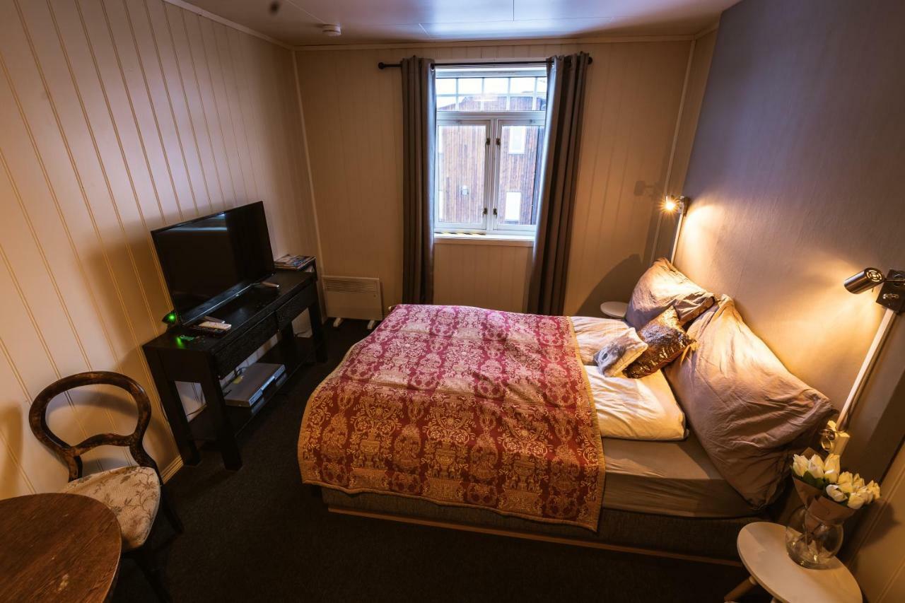 Bed & Waffles, Tromso Hotell Exteriör bild