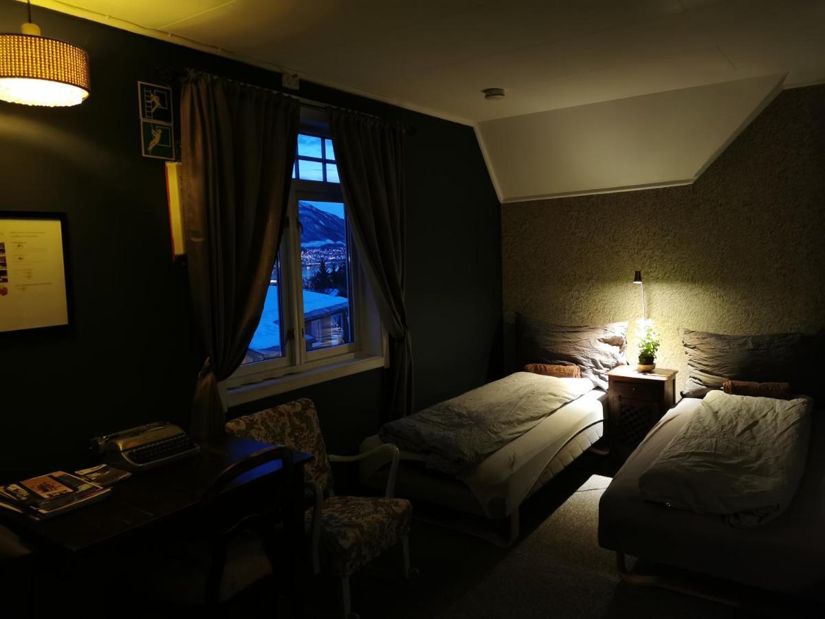 Bed & Waffles, Tromso Hotell Exteriör bild